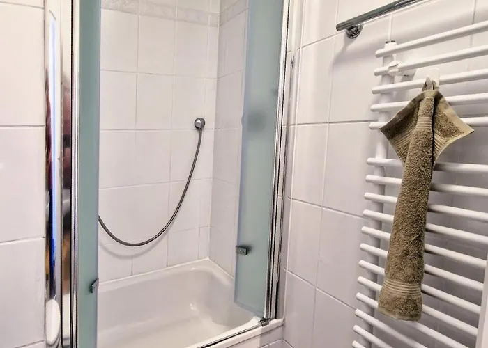 Stayvision Ls1 1 - 2 Schlafzimmer - 6 Gaeste - Wlan Appartement *